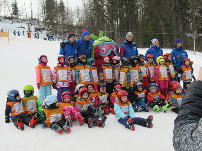 Koťata jedou slalom na Bukovci