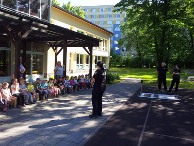 Beseda s Městskou policií Karviná - třídy Kuřátka a Broučci