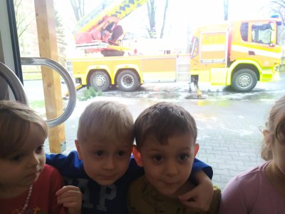 Třída Broučci pozoruji práci hasičů