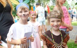 Indiánské oslavy Dne dětí na školní zahradě